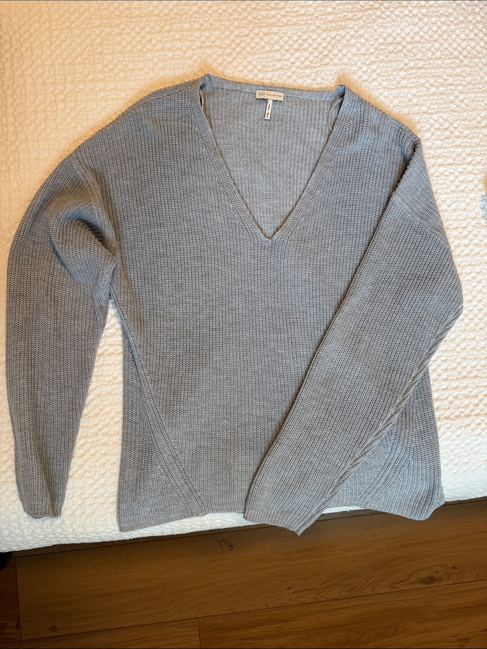 Gentle Fawn Light Gray V-Neck Knit Sweater